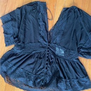 V neck lace shirt